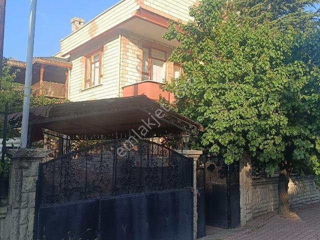 Erenköy'de Satılık Müstakil Tripleks Villa