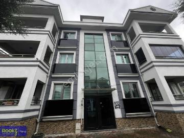 Erenler Merkezde Site İçi 3+1 Geniş Daire