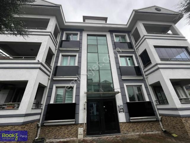 Erenler Merkezde Site İçi 3+1 Geniş Daire