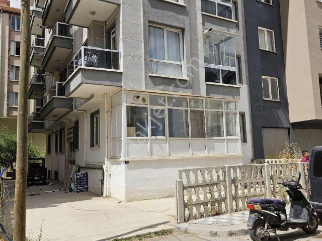 Erenler Merkezde Üniversiteye Yürüme Mesafesi Full Eşyalı Arakat