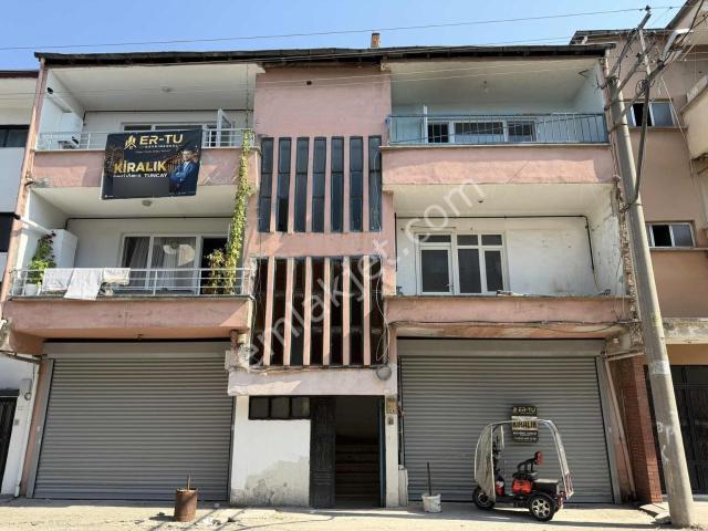 Erenler Patates Halinde İçi Komple Yenilenmiş 2+1 Kiralık Daire