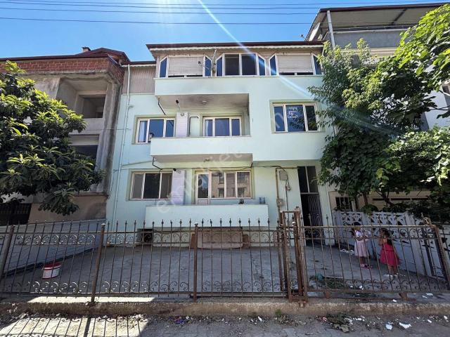 Erenlerde İçi Yenilenmiş Caddeye 2 Dk Satılık 2+1 Daire