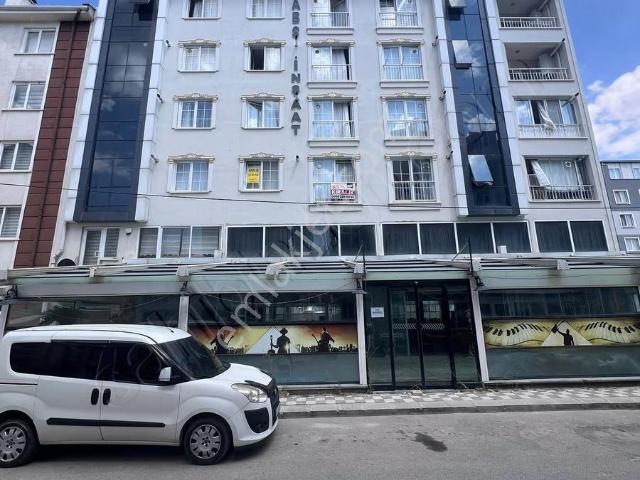 Erenler'de Merkezi Konumda Geniş,sıfır Eşyalı Kiralık Daire