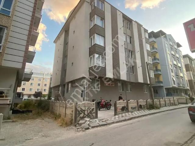Erenlerde Teraslı Geniş 1+1 Kiralık Daire