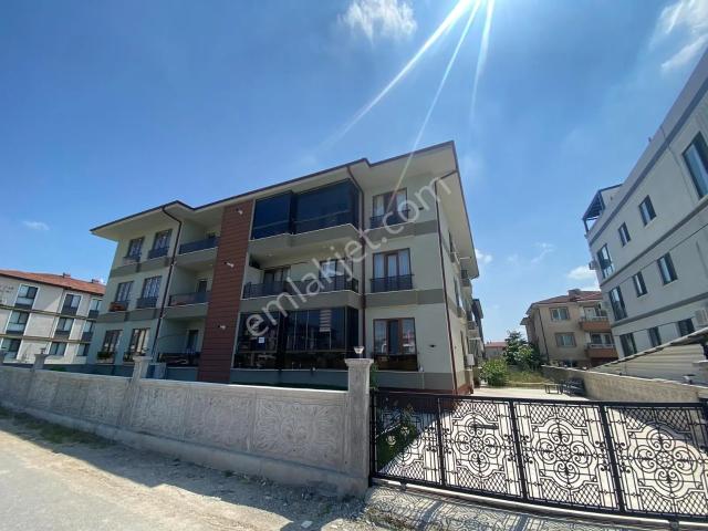 Erenler'de Yeni Çarşamba Pazarın'da Çift Balkonlu Lüks Daire