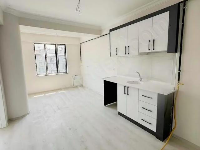 Erenlerin En İşlek Konumunda Satılık Sıfır 1+1 Ön Cephe Daire