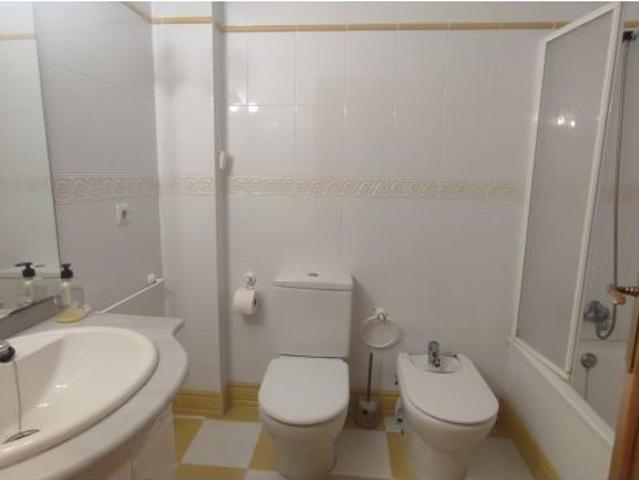 Eres estudiante o profesor y buscas habitación en un piso cómodo, bien ubicado y con ambiente tranq