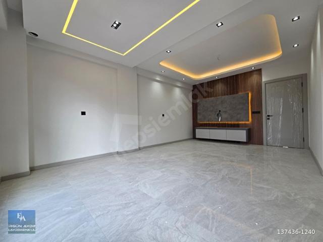 ERGÜN AYDINDA Nalan Kaynak Lisesi Yakını Konumda 3+1 160m2 Daire