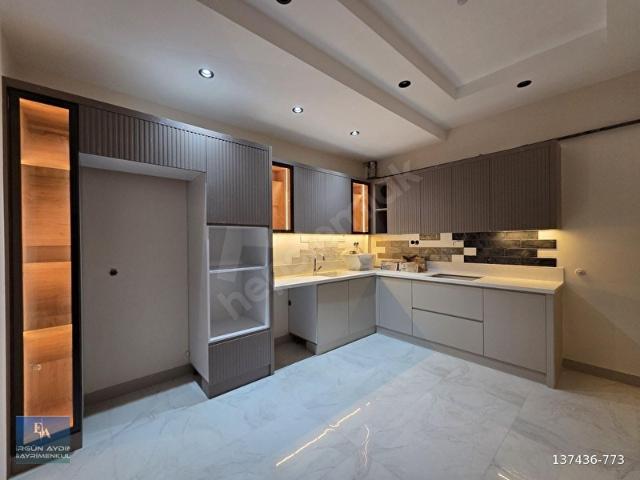 ERGÜN AYDINDAN Yenişafakta 3+1 170m2 Havuzlu Lüx Daire