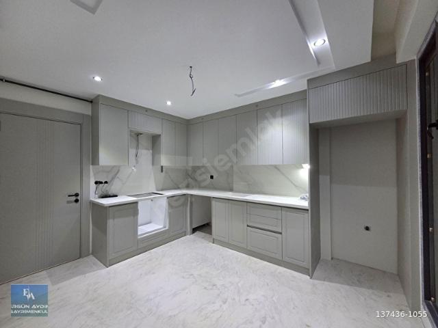 ERGÜN AYDIN'DAN Yenişafak'da 2+1 120m2 Arakat Daire