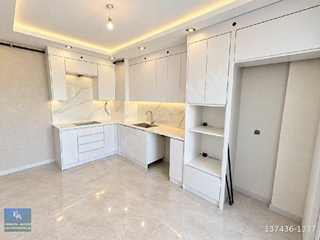 ERGÜN AYDINDAN Çakmak'da 3+1 140m2 Arakat Panjurlu Ebeveyn Banyolu Çamaşır Odalı Lüx Daire