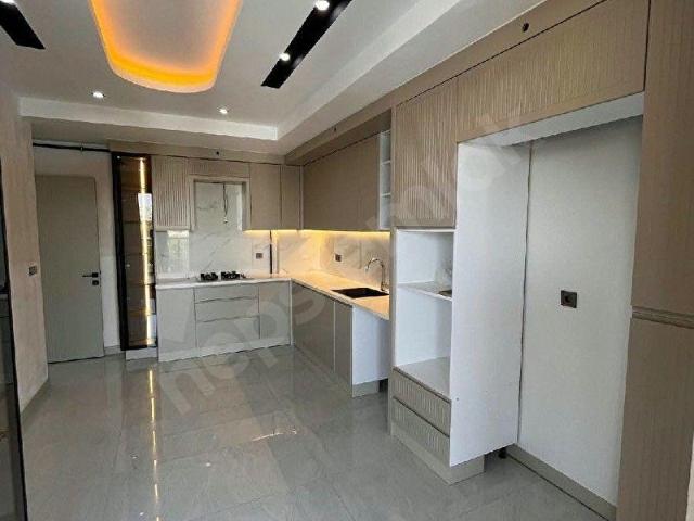 ERGÜN AYDINDAN Şemikler'de 3+1 Ebeveyn Banyolu Lüx Arakat Daire