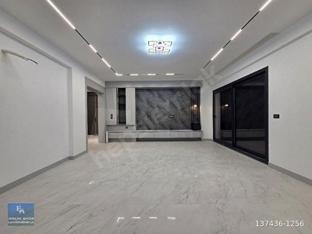 ERGÜN AYDINDAN Göveçlik Rezidans Bölgesinde 4+1 220m2 Arakat Havuzlu Site İçi Lüx Daire