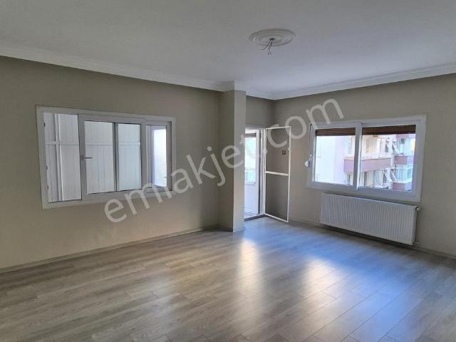 Ergünden Sağlık Mhde Satılık Temiz Full Yapılı 3+1 Daire