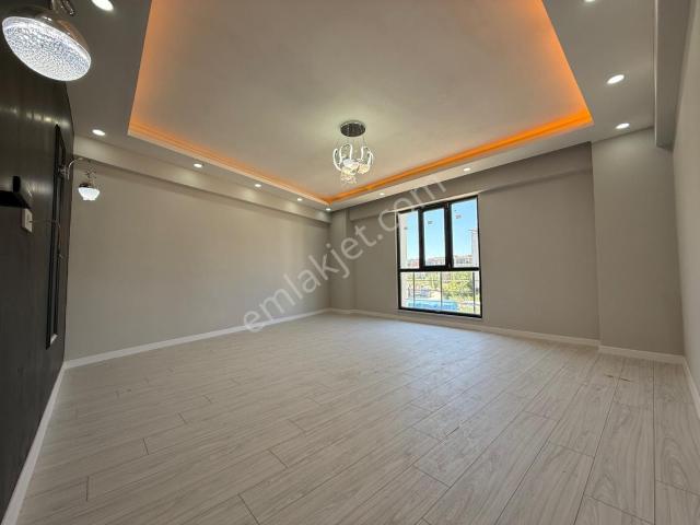 Ergünlerden Hastane Karşısında Lüx Site İçinde 2+1 Satılık Daire