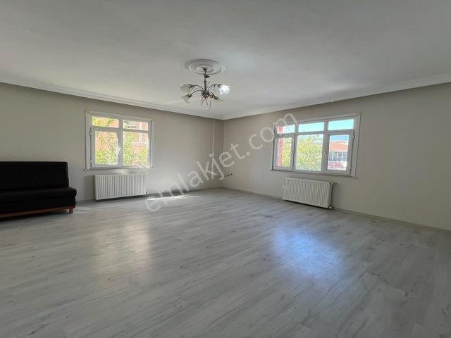 Ergünlerden Kapaklı Merkezde 2+1 Arakat Ön Cephe Kiralık Daire