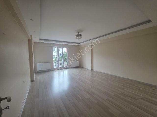 Ergünler'den Perşembe Pazarı Dibinde Büyük M2 2+1 Kiralık Daire