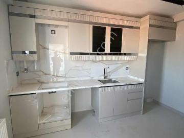 Erguvan Cadde Yanı Ultra Lüx Az Katlı 2+1 Özel İşçilik K.mutfak