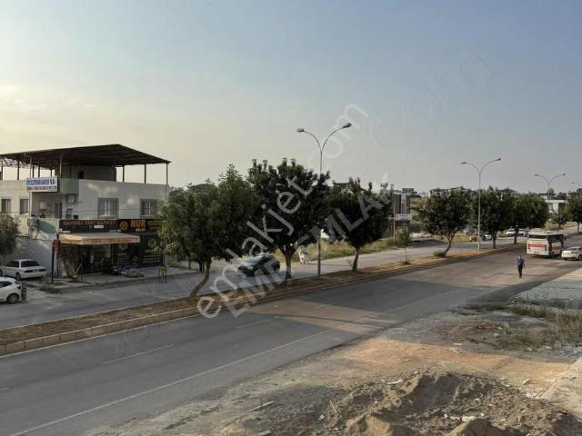Erguvan Caddesi Üzeri Satılık Lüks 1+1 Daire