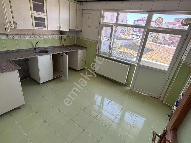 Ergene Cumhuriyet Mah. 3+1 Ara Kat Kiralık Daire