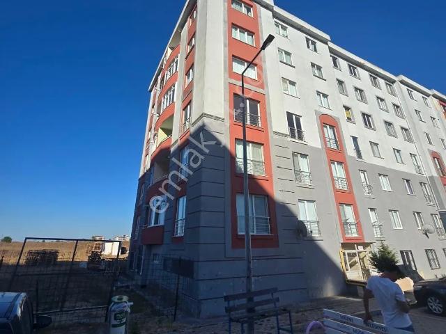 Ergene Marmaracık Marmara Sitesi’nde 2+1 | 4. Kat | 100 M² Brüt | Asansörlü