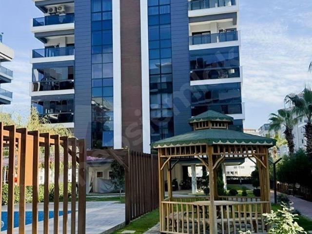 ERGENEKON MAHALLESİNDE SİTE İÇERİSİNDE SATILIK LÜKS DAİRE