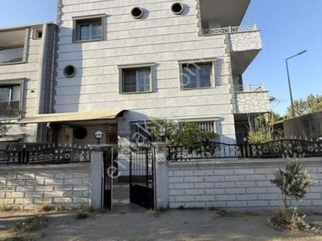 Ergenekon Mahallesinde Satılık 5+1 Müstakil Villa