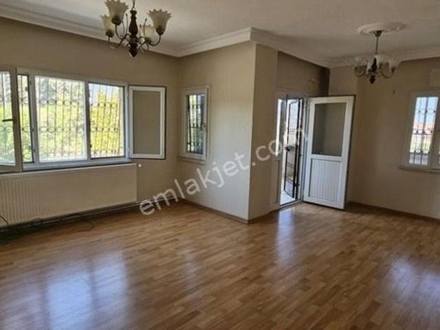 Ergenekon'da Kombili Ve Klimalı Geniş Kiralık Daire