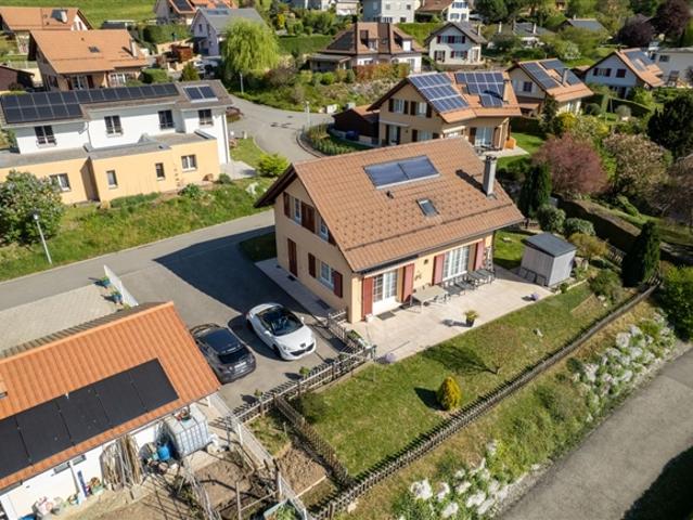 erhabene freistehende Villa mit Garten in Moudon