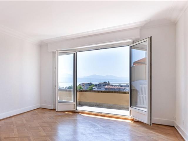 Erhabenes Panorama im Herzen von Lausanne