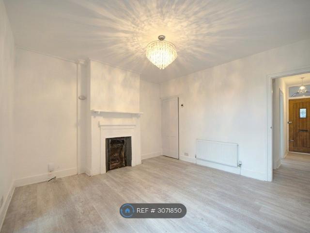 Erith Road, Bexleyheath DA7, 2 bed terraced house to rent, £1,750 pcm | PrimeLocation