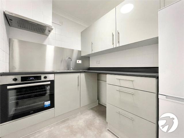 Erith Road, Bexleyheath, Kent DA7, 1 bed flat to rent, £1,375 pcm | PrimeLocation