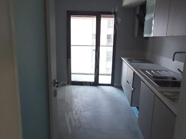 ERİLLİ EMLAKTAN 16.ETAPTA YÜKSEK KAT MANZARALI 3+1 100M2 DAİRE