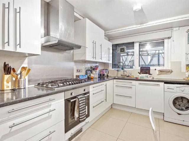 Eric Street, London, E3 4 bed apartment to rent £3,250 pcm £750 pw
