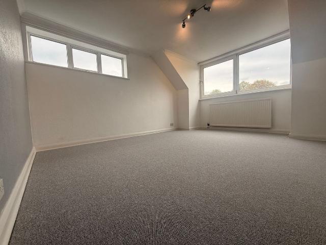 Eridge Road, Crowborough TN6, 2 bed flat to rent, £1,250 pcm | PrimeLocation