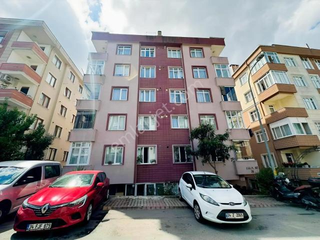 Şerifali Mehmet Akifte Elalmış Caddesine Yürüme Mesafesinde 2+1