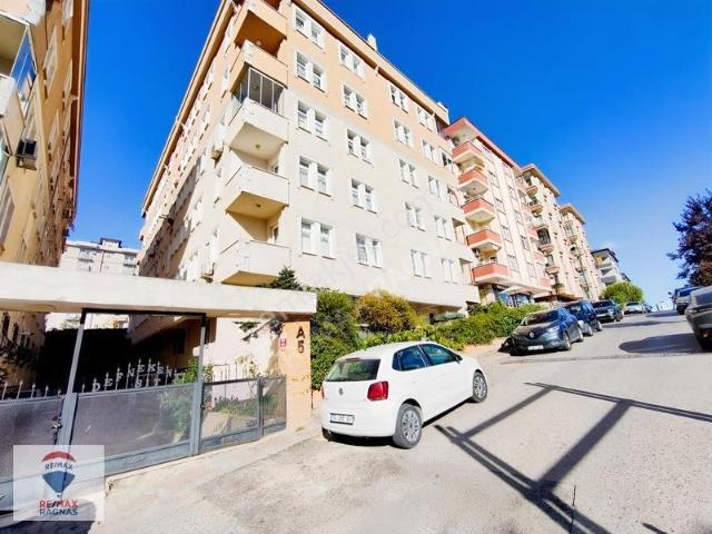 Şerifali' De Caddeye Çok Yakın Geniş 2+1 Kiralık Daire