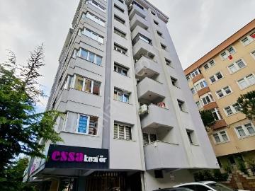 Şerifali Elalmış Caddesi'nin Üstünde Harika Konumda Arakat 3+1