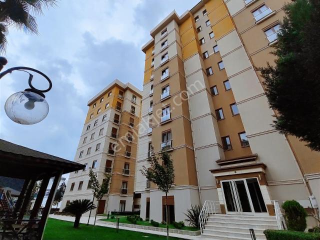 Şerifali Kayapark Tektaş Sitesi 155m2 Net Üç Cepheli Satılık 3+1