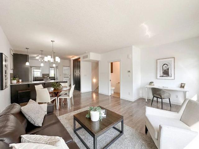 Erin Ridge Townhouse for Rent – Live Near Nature, Walk to School & Shops — 3 Bedrooms Townhouse