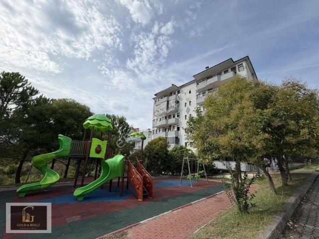 Erkam Sitesi 145 M2 3+1 Ebeveyen Banyolu Eşyasız Kiralık Daire