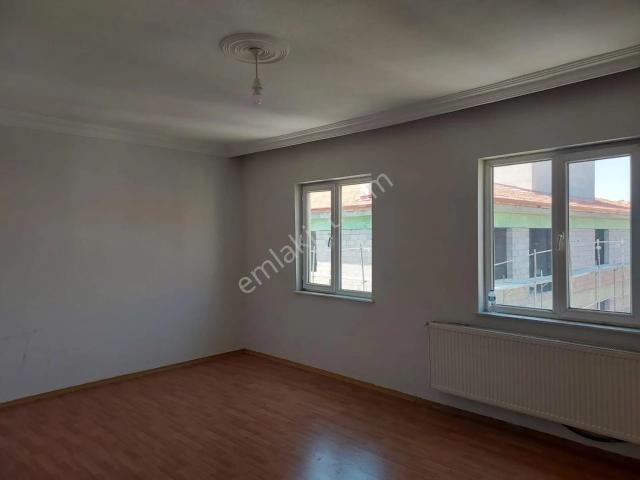 Erkan Emlaktan Doğa Cadde Avm Arkasında Kiralık 3+1 Daire