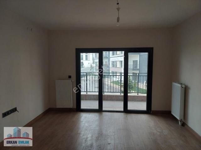Erkan Emlaktan Gıda Çarşısı Yanı Tokilerde Kiralık 3+1 Daire