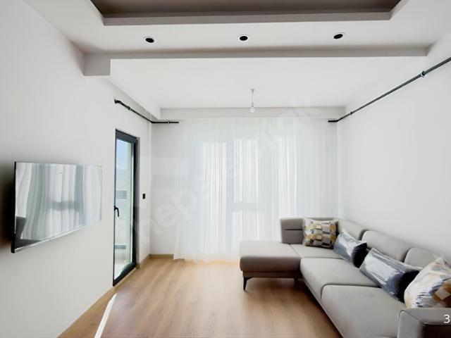 ÇERKEZKÖY TEPE MEVKİİ SIFIR EŞYALI VE BALKOLU KİRALIK 1+1 DAİRE
