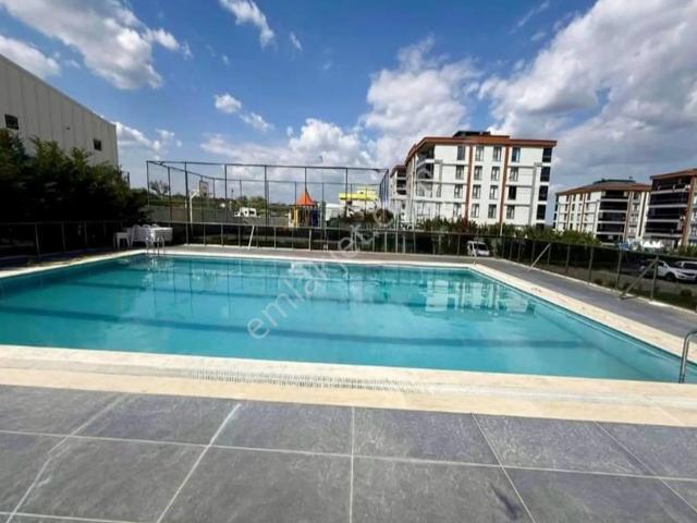 Çerkezköy Tepede Havuzlu Site İçerisi Fırsat 1+1 Kiralık Daire