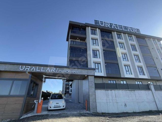 ÇERKEZKÖY TEPEDE SIFIR EŞYALI VE BALKONLU KİRALIK 1+1 DAİRE