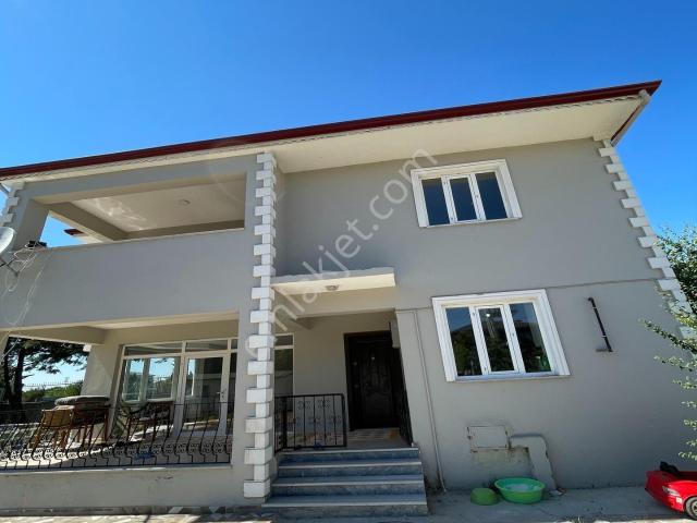 Çerkezköy Amberdere'de Havuzlu, 950m² Bahçeli Müstakil Villa