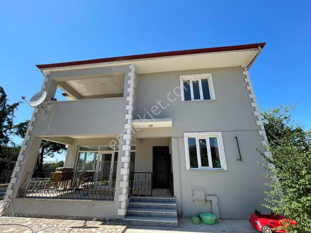 Çerkezköy Amberdere'de Havuzlu, 950m² Bahçeli Müstakil Villa