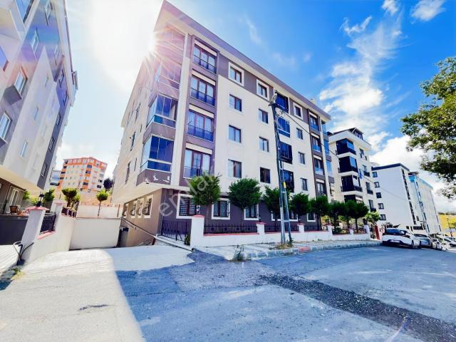 Çerkezköy İstasyon Mahallesi'nde Ön Cephe Satılık 3 + 1 Daire