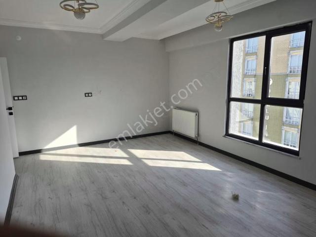 Çerkezköy Kızılpınarda 3+1 125 M2 Krediye Uygun Satılık Daire